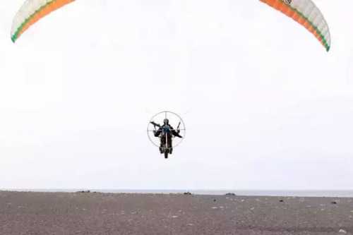 инженер-энтузиаст собрал летающий мотоцикл-трансформер